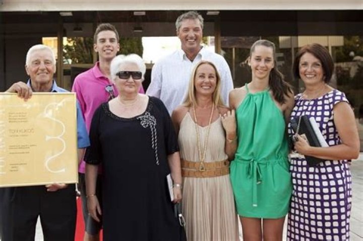 Toni Kukoc Bio, Wiki, Age, Height, Family, NBA, Awards and Networth.