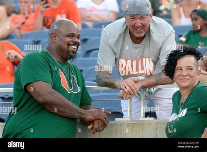 Vince Wilfork Bio, Wiki, Age, Wife, Height, Weight Loss, College, Interception, Stats, Overalls, Hall of Fame, 40 Time, and Miami