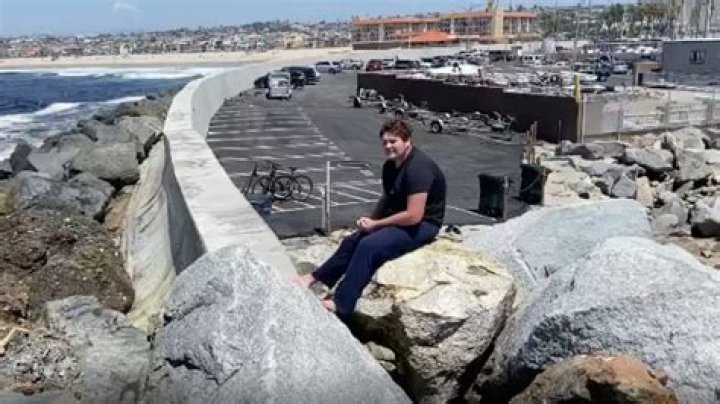 Wally Kurth Walked By Beach With Son Brogan George Kurth 5 Times A Week