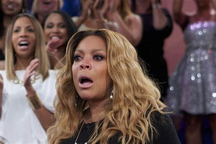 What Happened To Wendy Moulton On The Voice? Elbow Injury and Fall From Stage