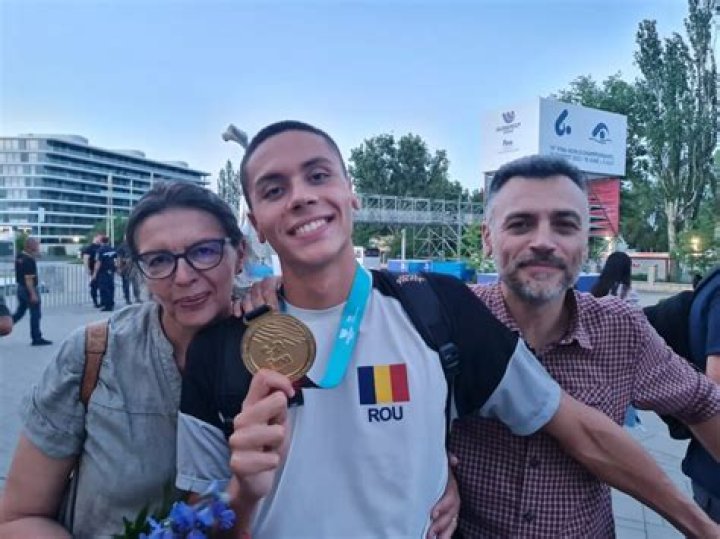 Who Are David Popovici Parents Mihai Popovici And Georgeta Popovici? Romanian Swimmer Family Details