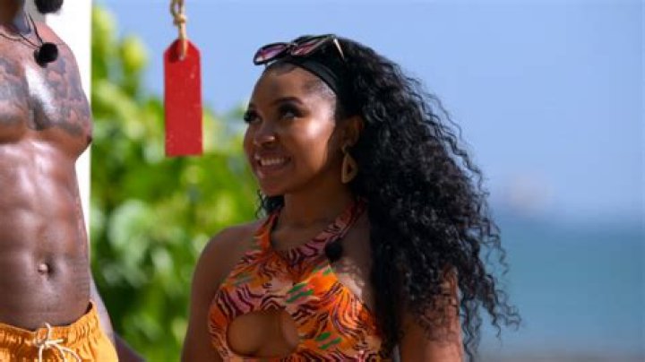 Who Is Anne Sophie Petit Frere From Selling Tampa? Everything To Know About