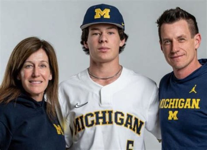 Who Is Craig Counsell Wife? Get To Know Michelle Counsell Age And Wiki