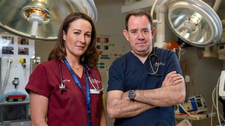 Who Is Dr Jonathan Papson? Wikipedia Salary And Wife Details