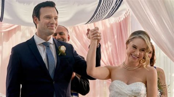 Who Is Jake Epstein Wife Vanessa Smythe? Everything To Know About the Couple