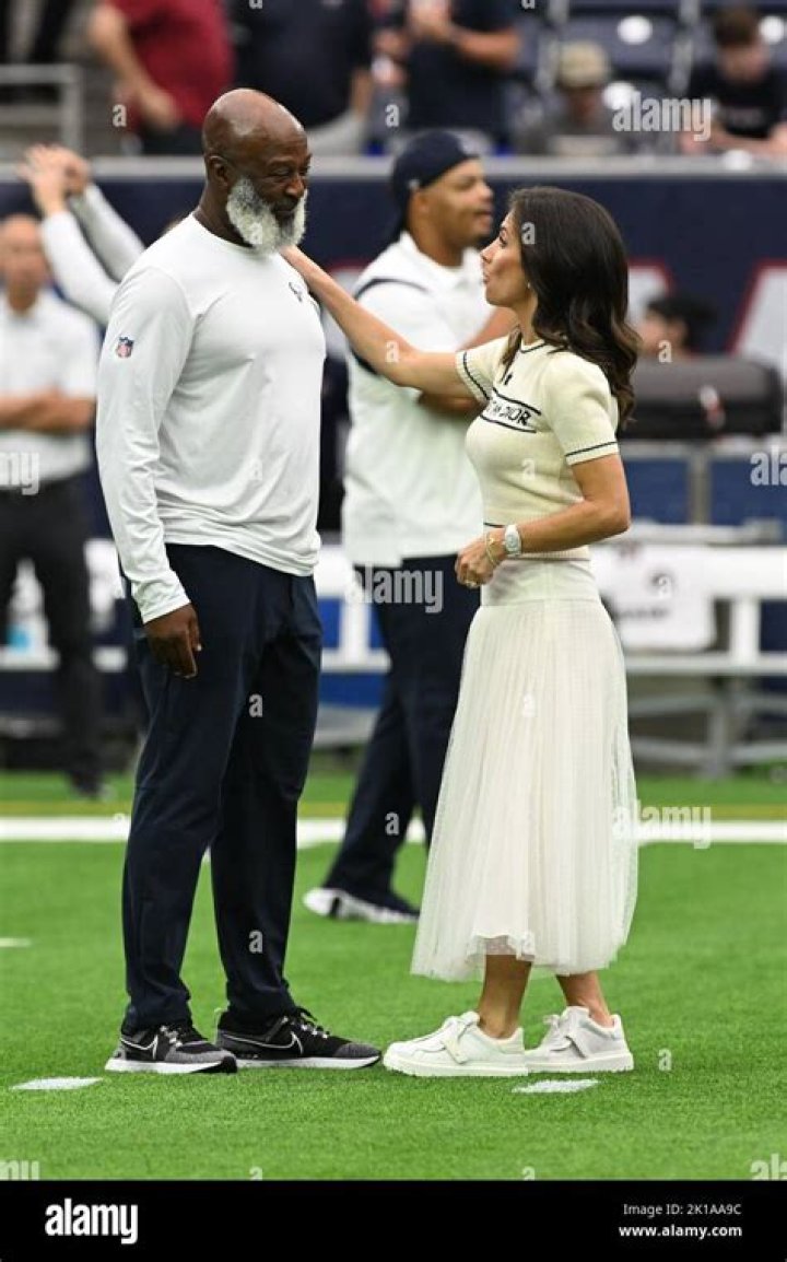 Who Is MaryAnne Smith? Explore More About American Football Coach Lovie Smith Wife