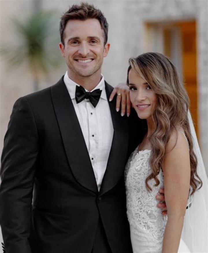 Who Is Matthew Hussey Girlfriend? Is The Youtuber Married?