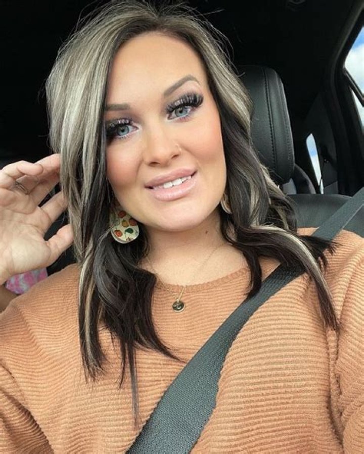 Who is Monronalives on TikTok? Age, Real Name and Instagram