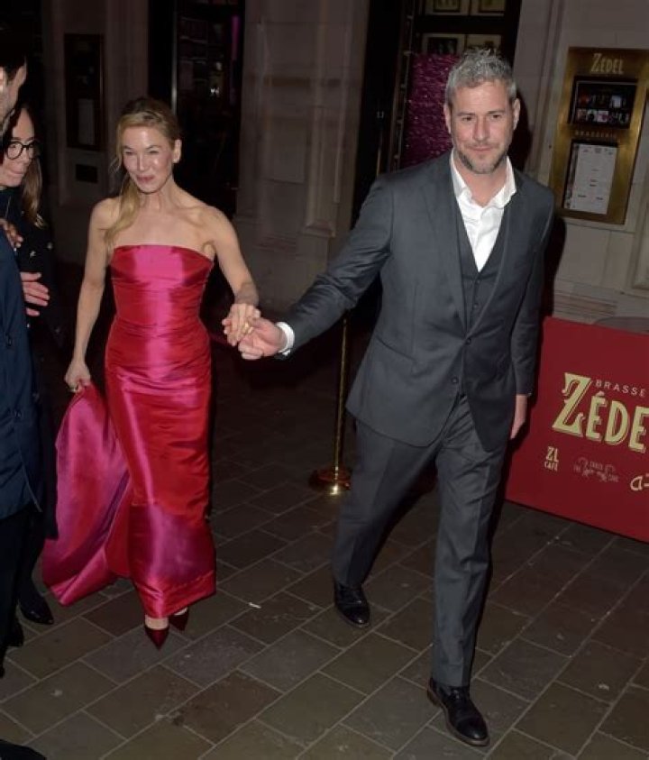 Who Is Renee Zellweger Dating? Check Renee Zellwegers New Boyfriend, Dating History NetWorth