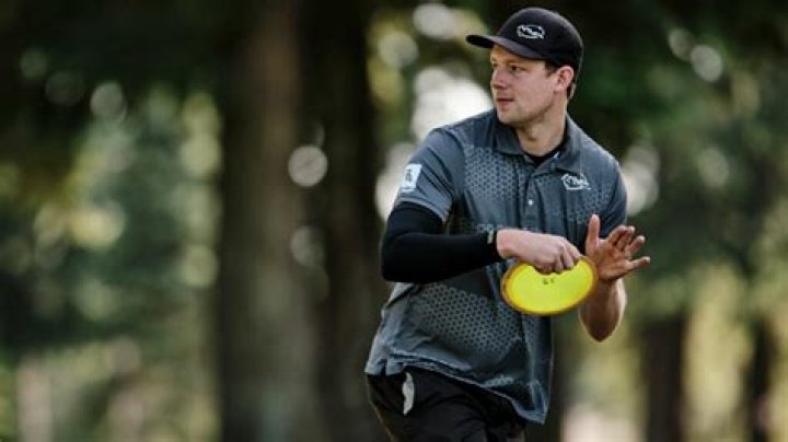 Who Is Simon Lizotte? Everything To Know About Disc Golfer