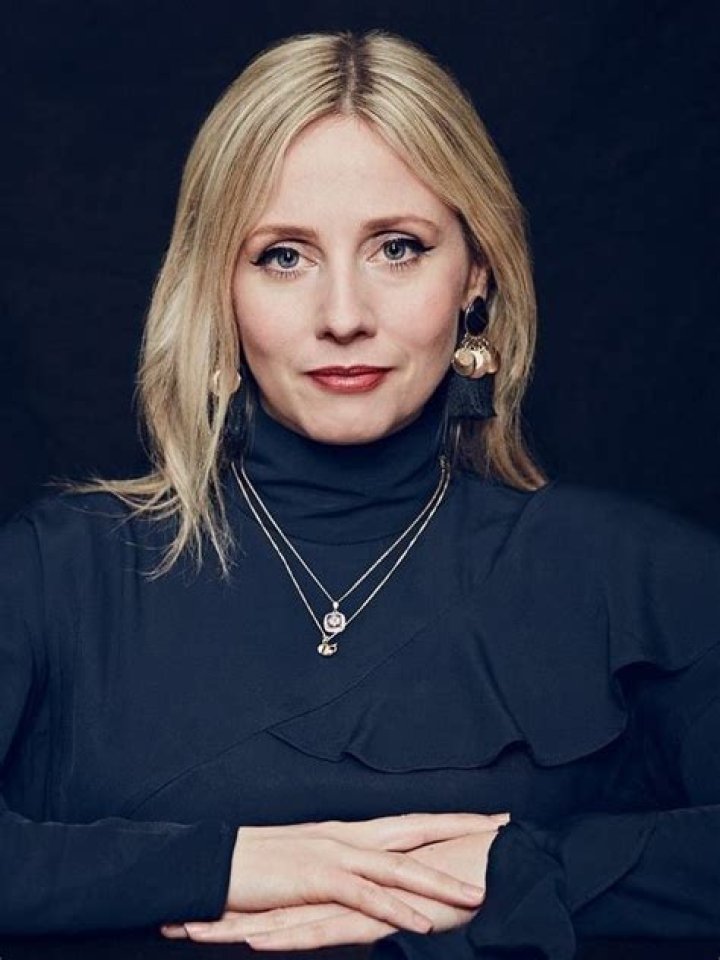 Who plays Emma in chewing gum? Meet Sinead Matthews