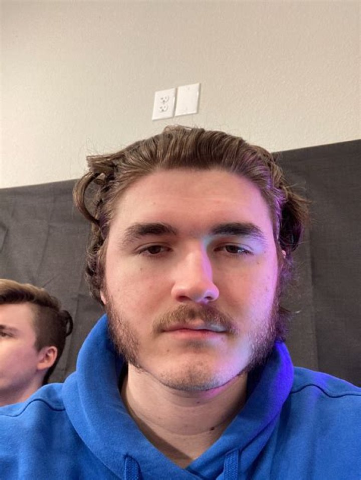 Wisp Aka Wispexe Minecraft Age, Face Reveal, How Old Is The Twitch star?