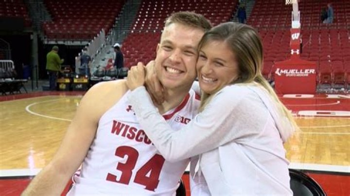 WNBA Player Tyra Buss Is Wisconsin’s Favorite, See How Old Is Brad Davison Fiance ?