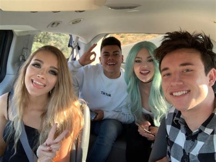 Wyatt Xavier (Tik Tok Hype House) Age, Height: How old tall?