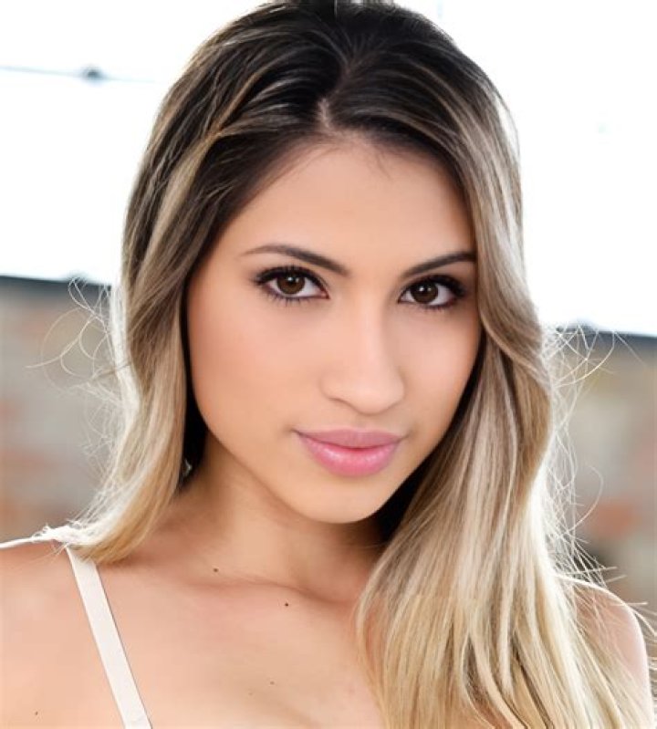 Zach Nichols Age Wikipedia , Biography Net Worth, Dating, Girlfriend, Height